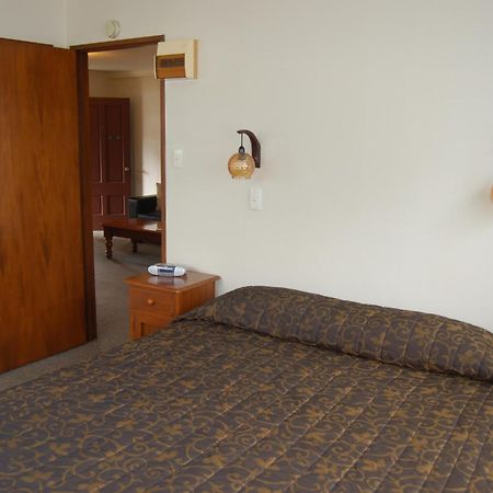 Carisbrook Motel Dunedin Bagian luar foto